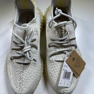 🚫 SOLD Yeezy Boost 350 V2🚫